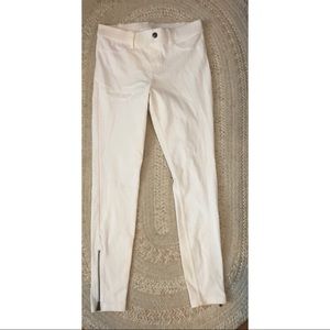 Hue Brand White Denim Leggings w/ Zipper Details